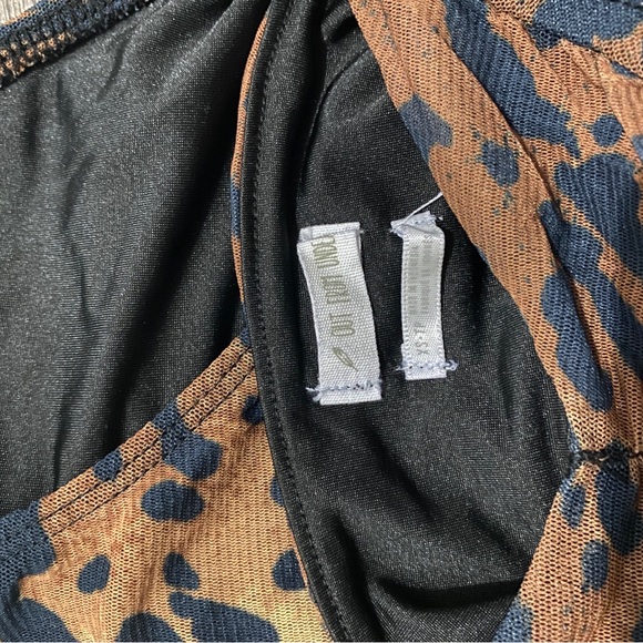 OUT FROM UNDER ONE PIECE SWIMSUIT - Picture 3 of 4